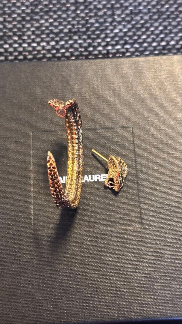 サンローラン　ピアス