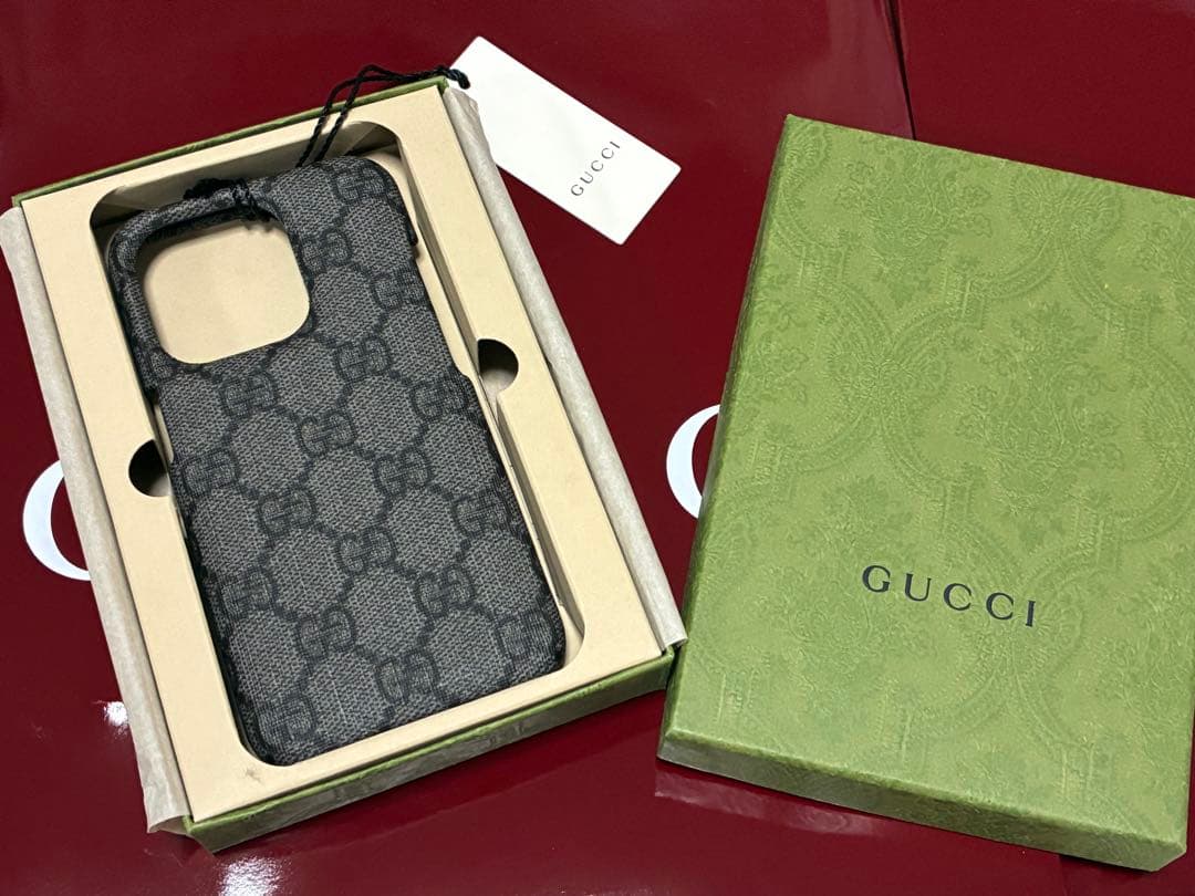 GUCCI アイフォンケース　アイフォン15pro