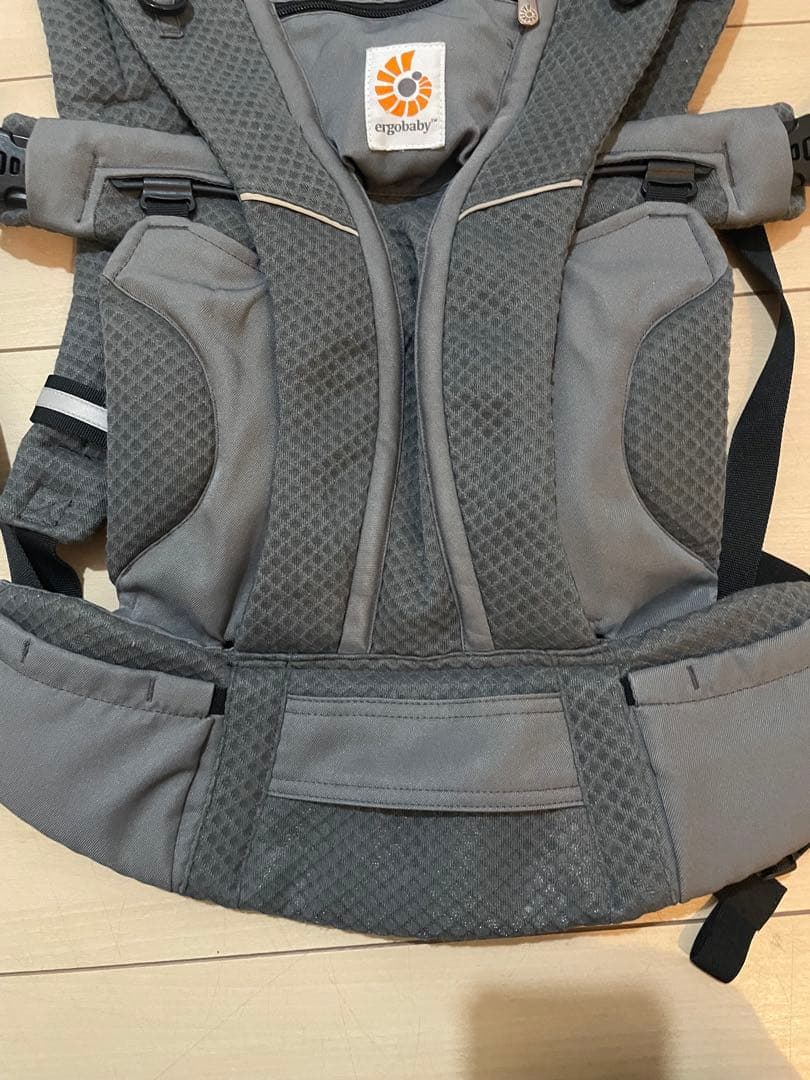 エルゴベビー　オムニブリーズ　グラファイトグレー