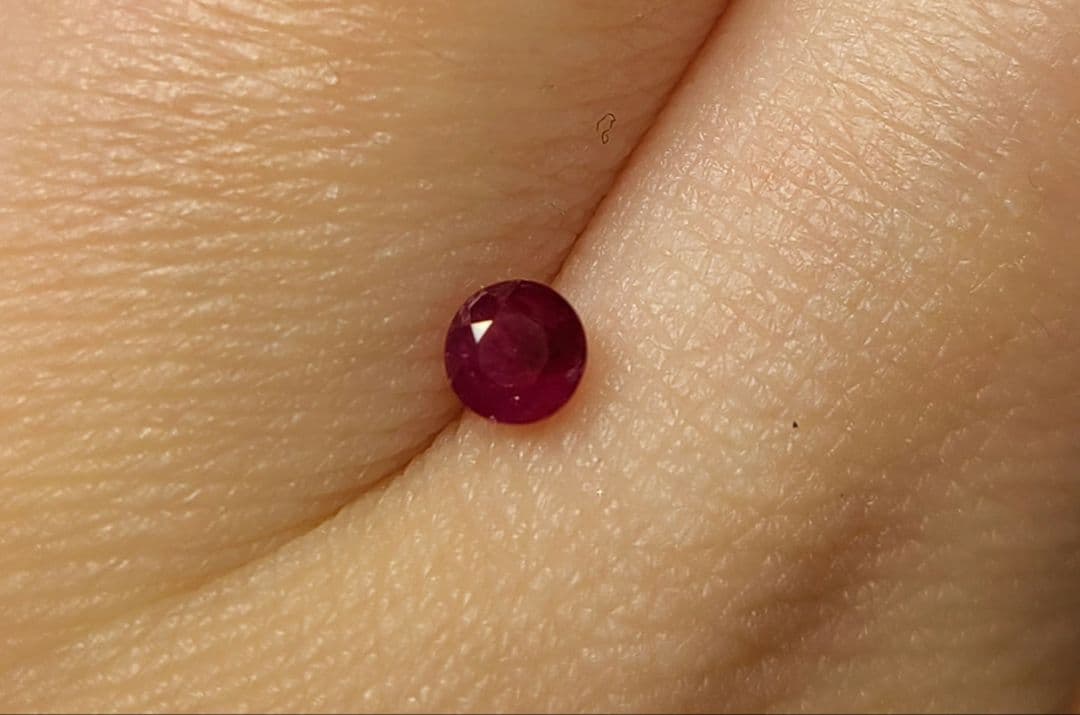 幻の赤いエメラルド!!★アメリカレッドベリル★ リング、ペンダントオーダー受付中