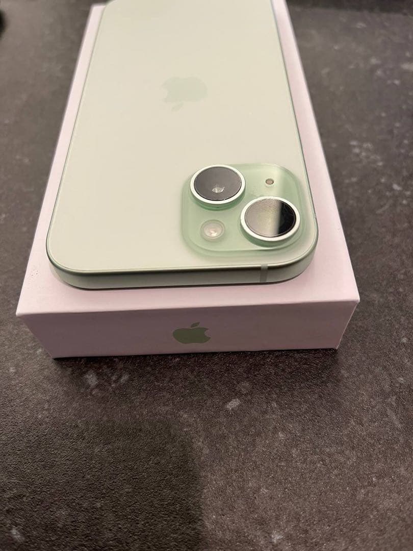 即日発送【美品】Apple iPhone15 256GB グリーン