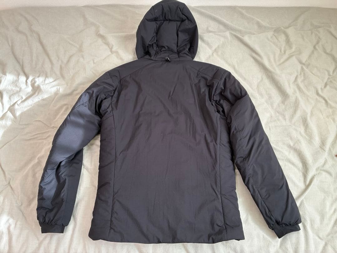 ARC'TERYX　ATOM AR HOODY アトムフーディ 刺繍タグ