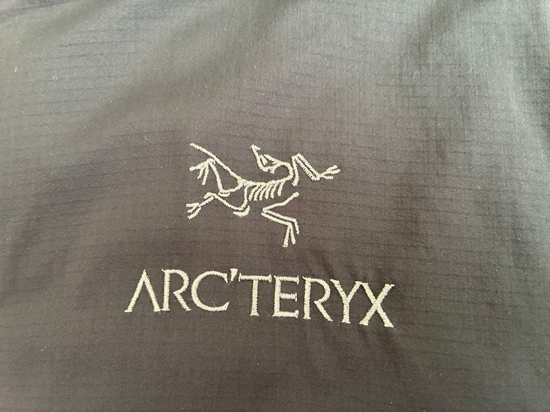 ARC'TERYX　ATOM AR HOODY アトムフーディ 刺繍タグ