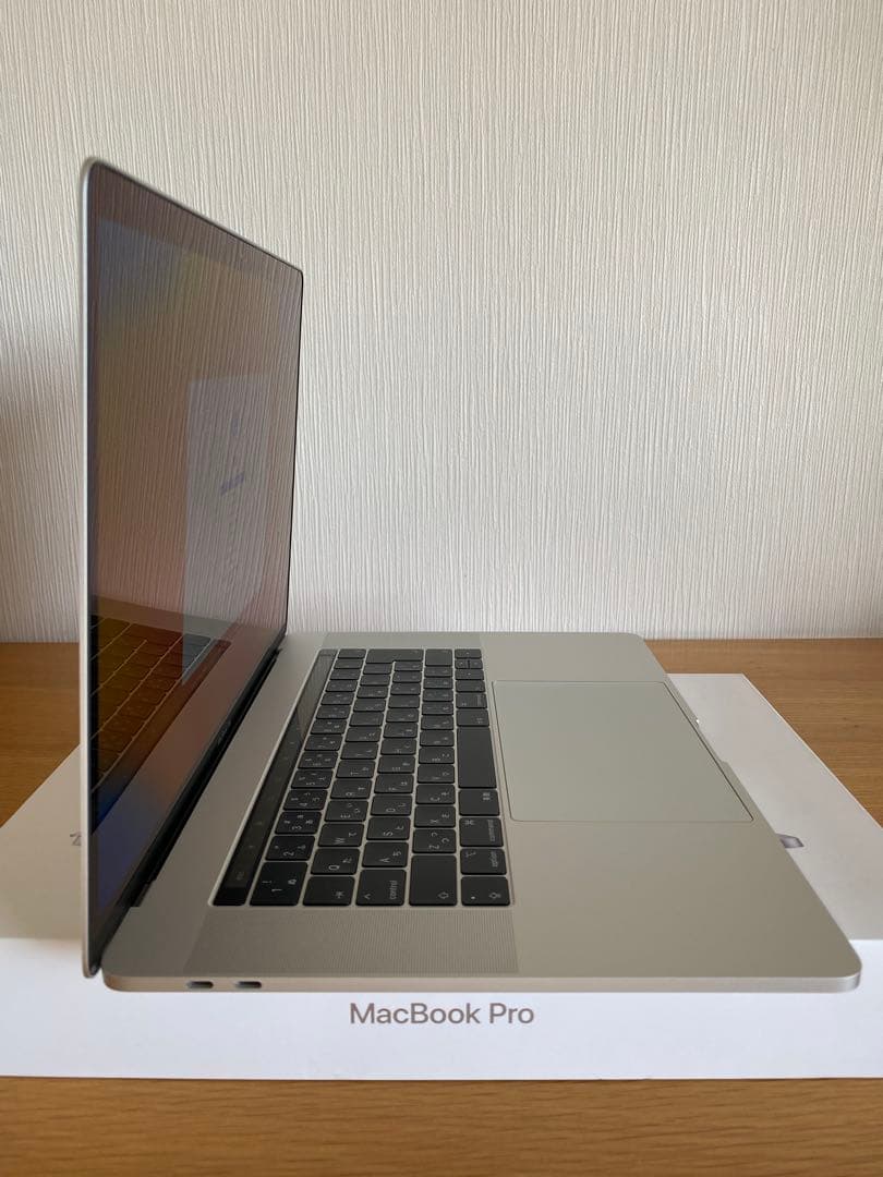新品に近い　MacBook Pro 2019 美品　MacBook本体