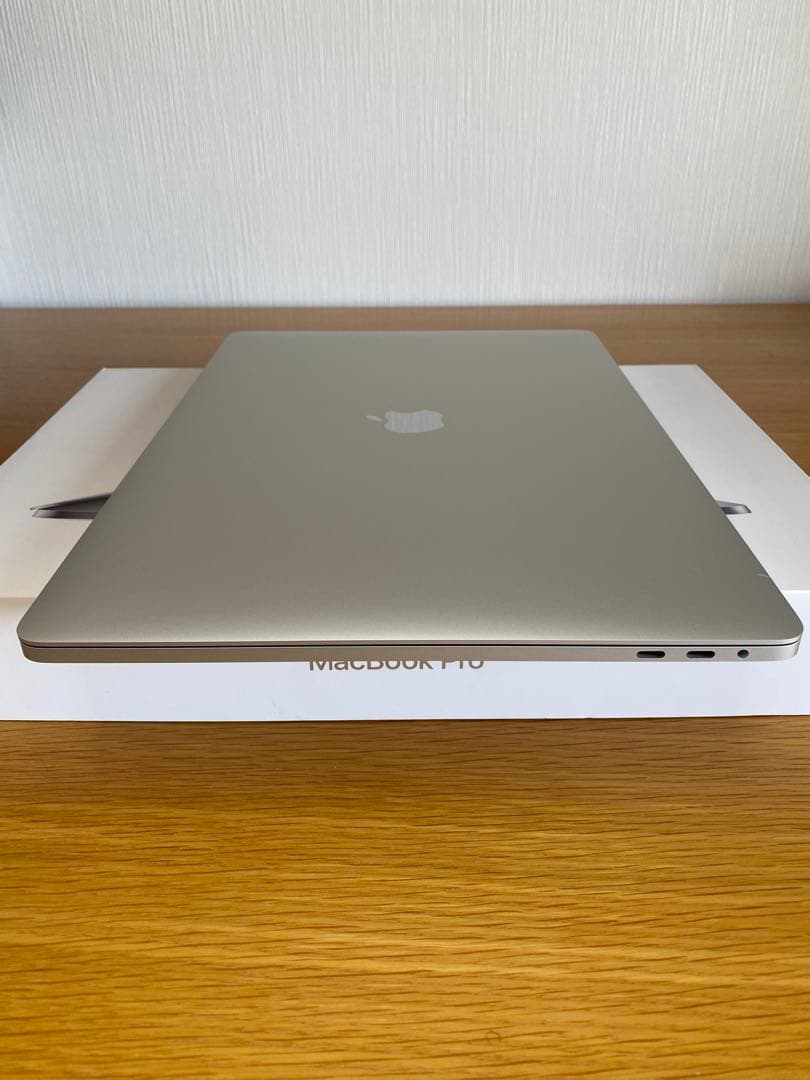 新品に近い　MacBook Pro 2019 美品　MacBook本体