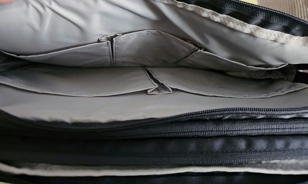 ace. ネイビー ビジネスバッグ