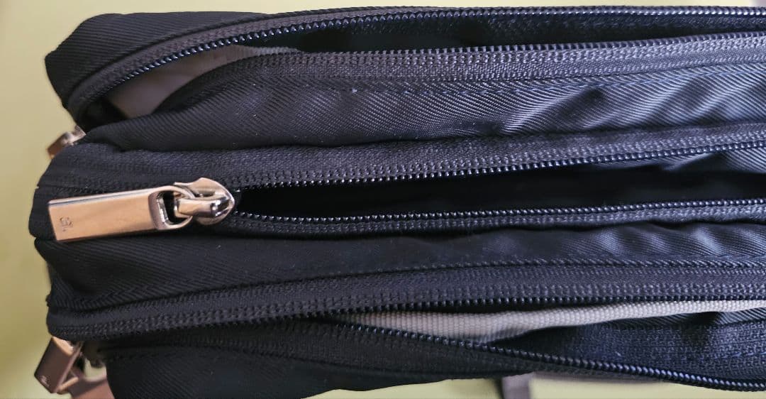 ace. ネイビー ビジネスバッグ