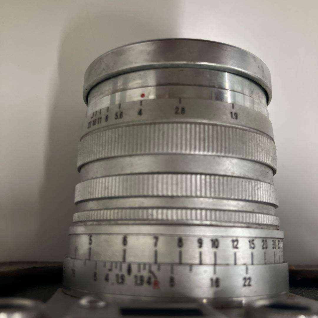 Leotax Camera Co., Ltd.製のレンジファインダーカメラ