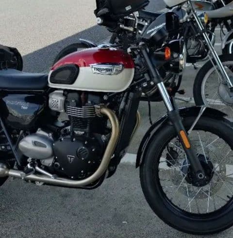 w*r様 TRIUMPH エンジンカバーセット ブラック