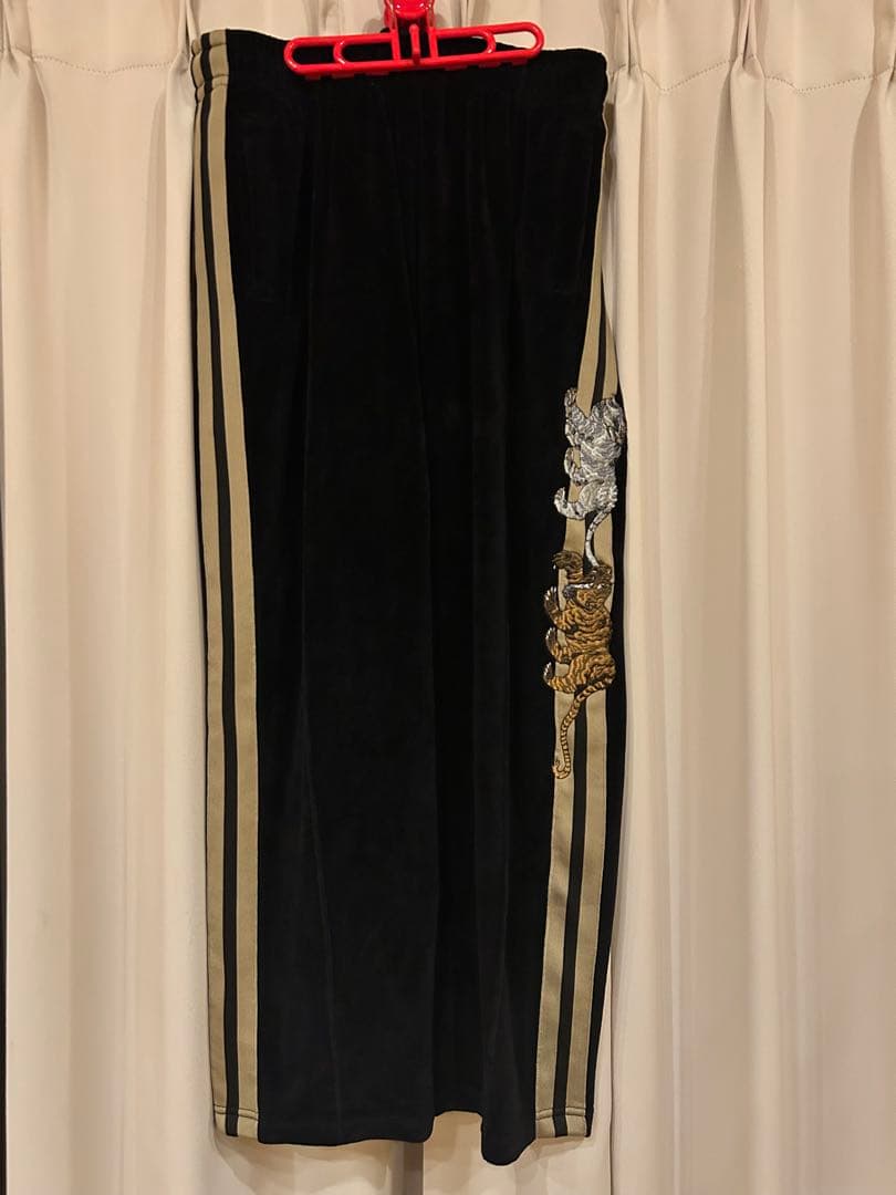 グラニフ　石黒亜矢子 バターの虎 ベロアトラックジャケットパンツセットアップ