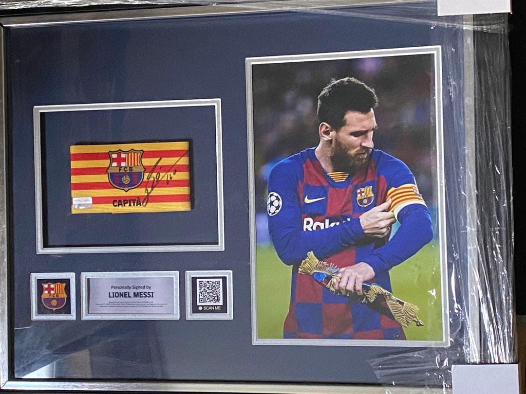 リオネル・メッシ（FCバルセロナ）サイン入りキャプテンマーク（アームバンド）