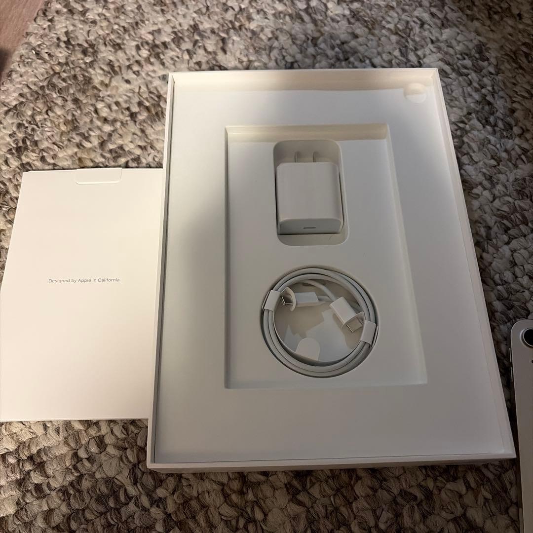 Apple iPad Air 第五世代 11インチ 64GB (スターライト)