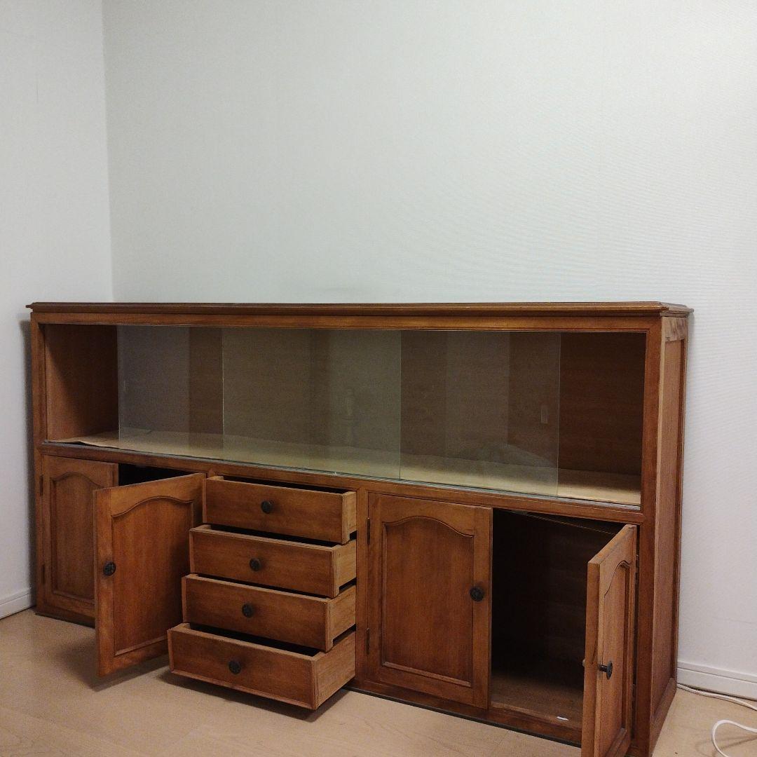 飾り棚・ガラス扉付き木製キャビネット