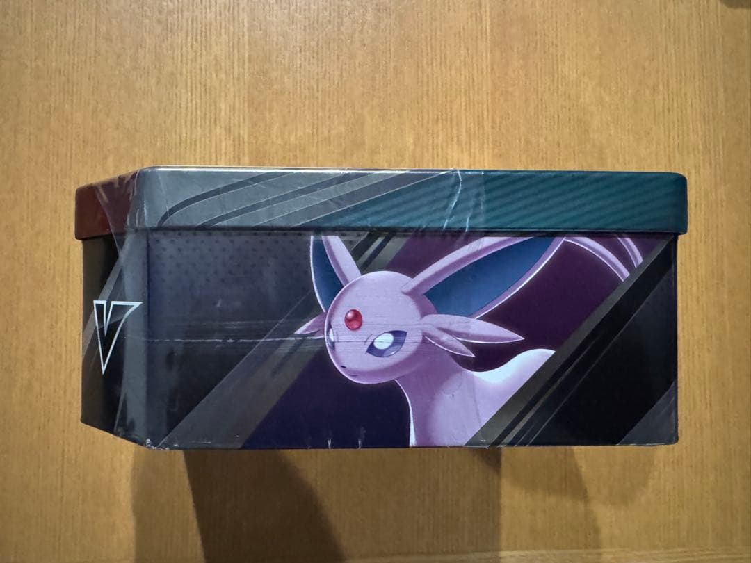 未開封 英語版 ポケモンカード：Vヒーローズ 缶（ブラックキーV）