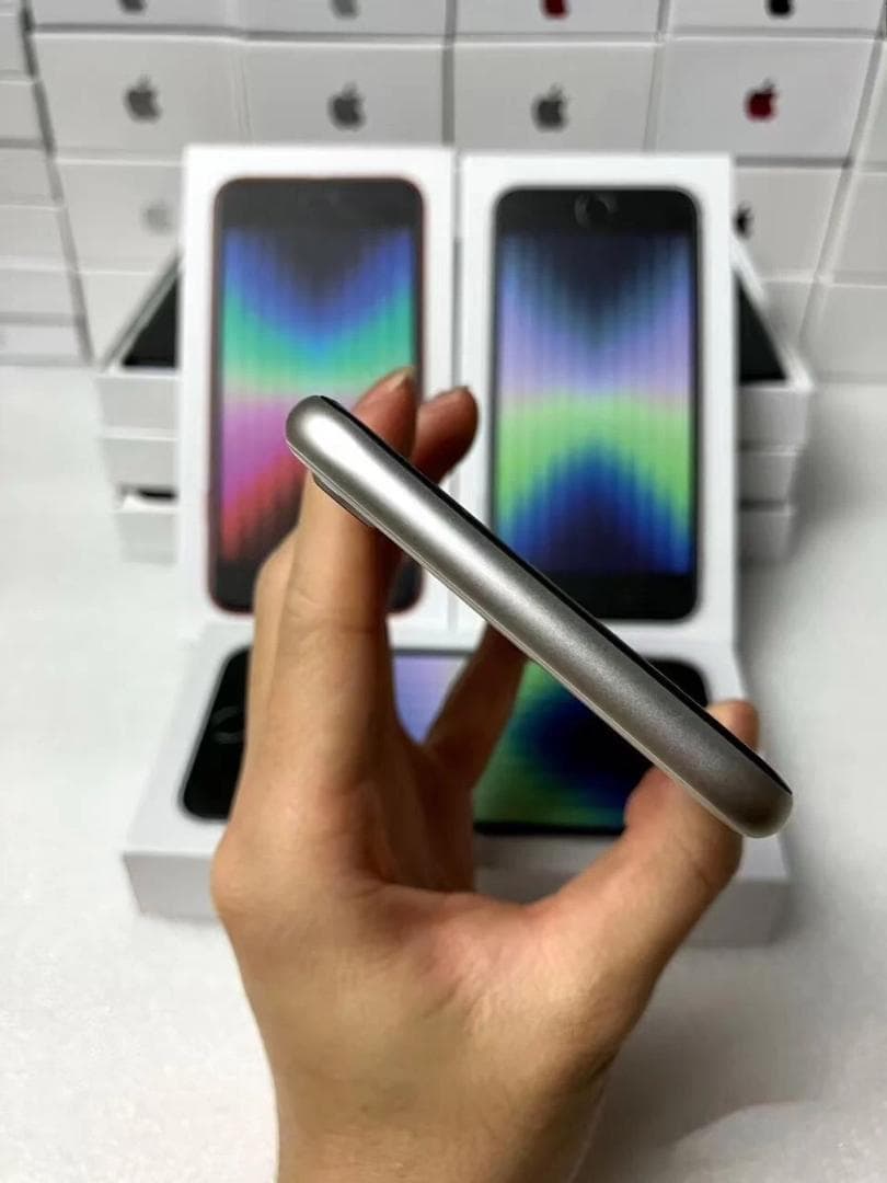 【期間限定／超美品】iPhone SE3 256GB｜SIMフリーホワイトモデル