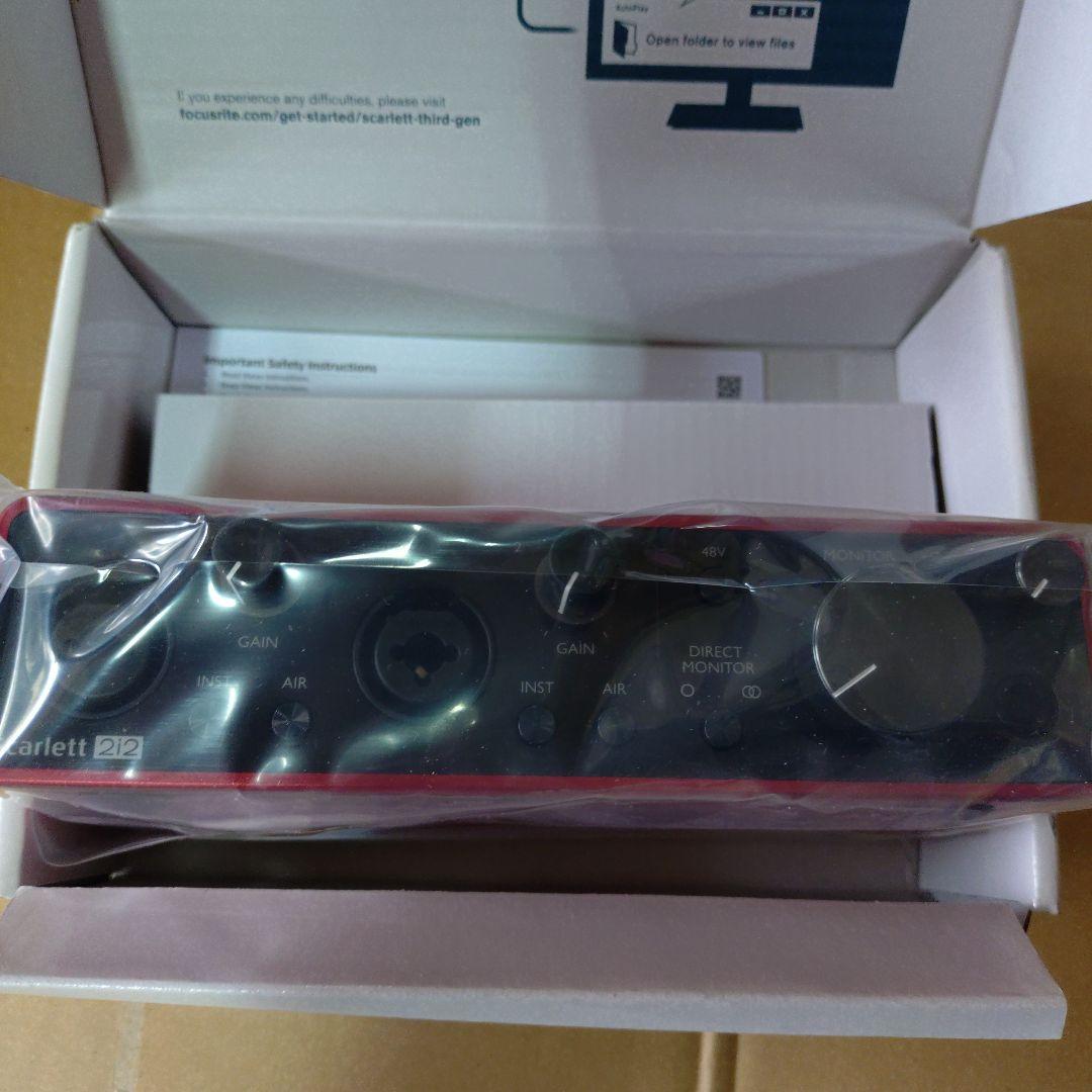 Focusrite Scarlett 2i2 オーディオインターフェイス