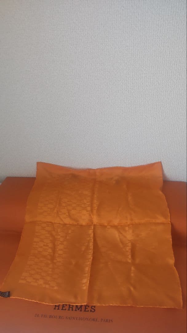 【極美品】エルメス　グランH スカーフ　ハンカチーフ　オレンジ　シルク100％