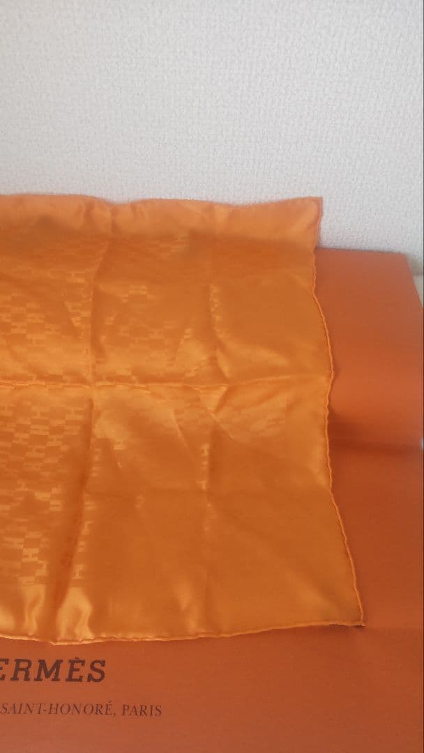 【極美品】エルメス　グランH スカーフ　ハンカチーフ　オレンジ　シルク100％