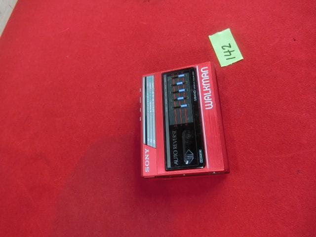 142：SONY　WM-F60　ソニー　カセットウォークマン　ジャンク