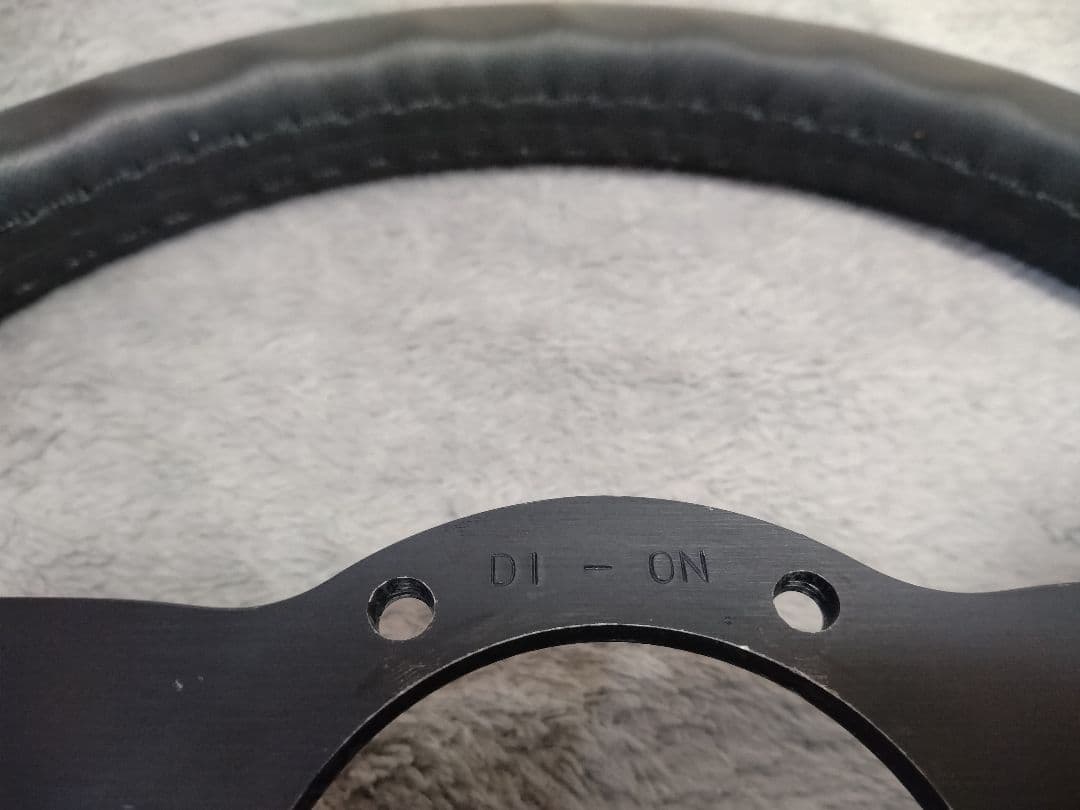 D.2.W　ナルディ　クラシック　 革張り替え依頼品