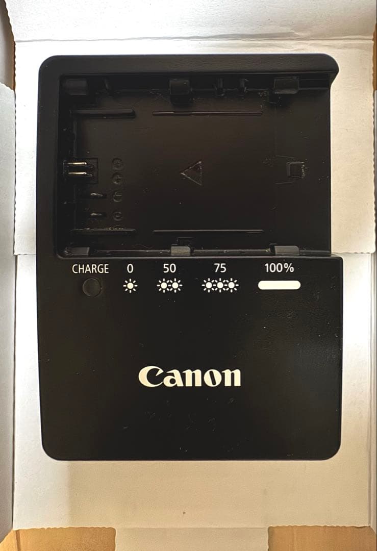 EOS80D ボディのみ　予備バッテリー1個&32GBのSDカード付き