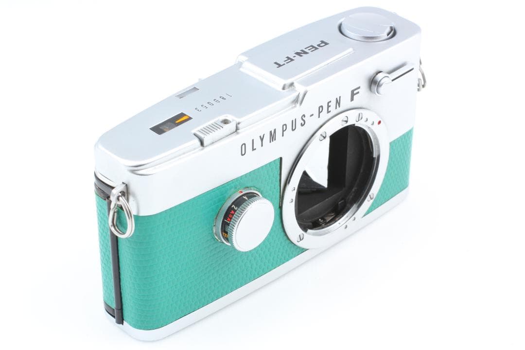 伊藤　ライトグリーン　オリンパス Pen FT 40、100mmレンズ