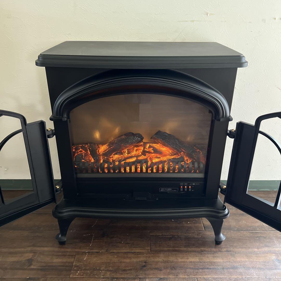 k849 暖炉のように可愛らしい電気ストーブ レトロな雰囲気が素敵 2017年製
