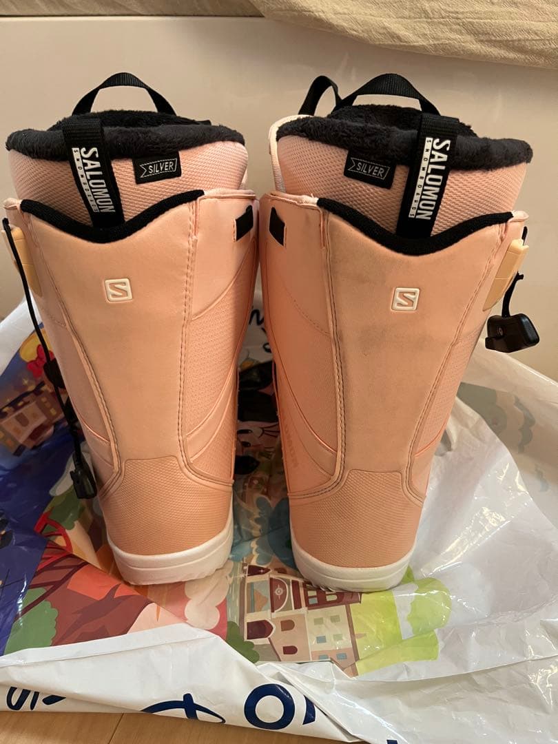 サロモン ピンク 女性用 スノーボードブーツ