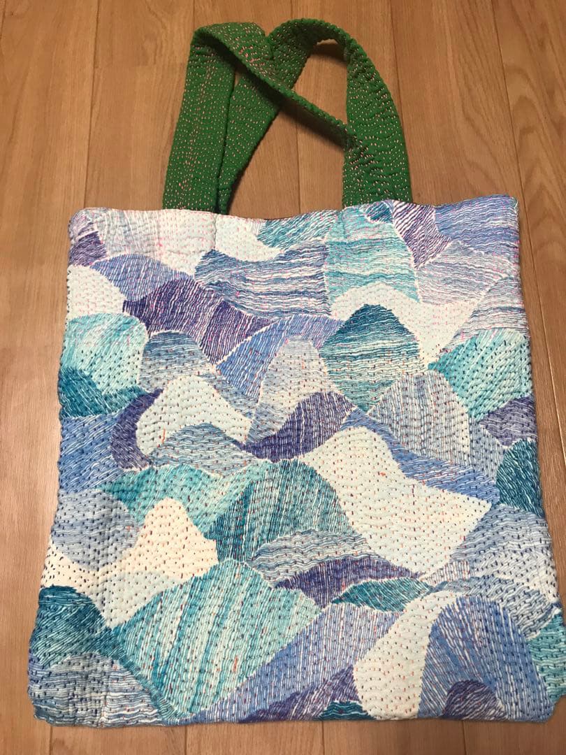 刺し子　刺子　波模様　花柄　バッグ 緑のハンドル付き　リバーシブル　グドゥリー