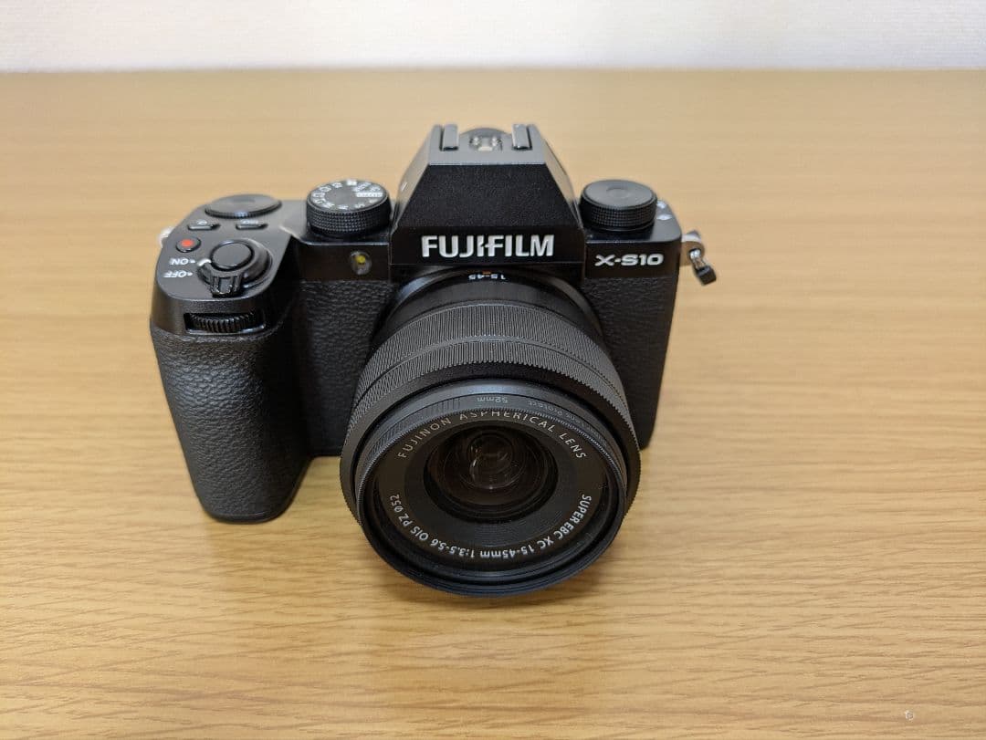 【中古】フジフィルム　X-S10　レンズ(XC15-45mm)付き