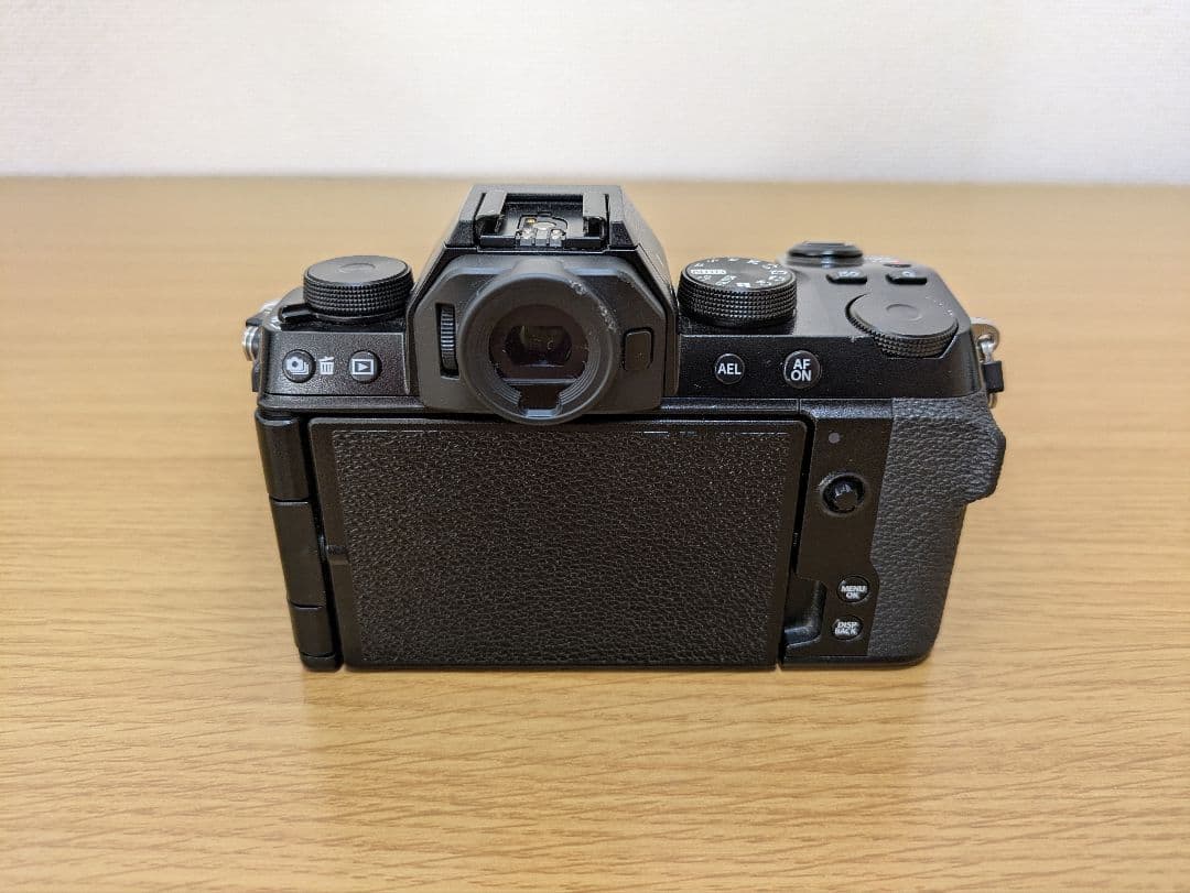 【中古】フジフィルム　X-S10　レンズ(XC15-45mm)付き