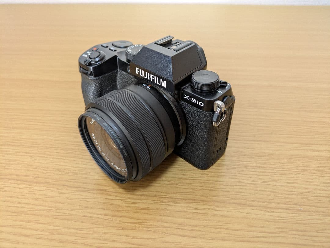 【中古】フジフィルム　X-S10　レンズ(XC15-45mm)付き