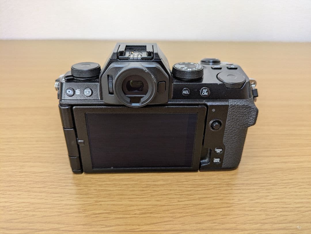 【中古】フジフィルム　X-S10　レンズ(XC15-45mm)付き