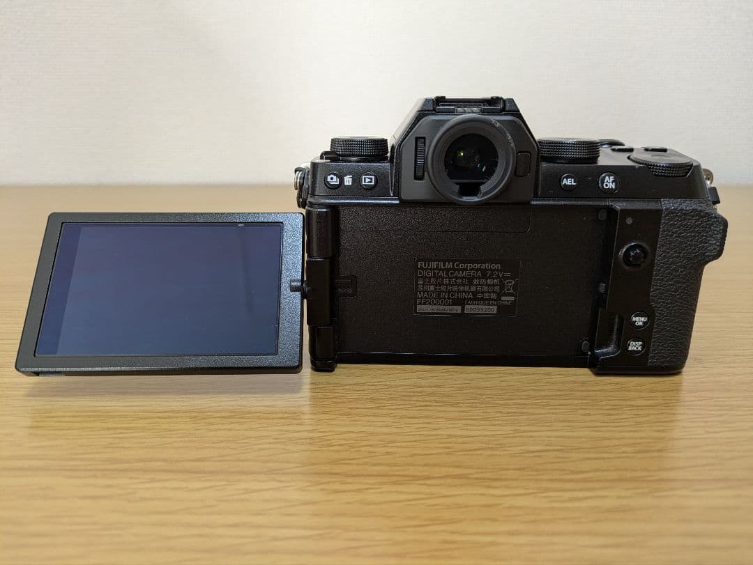 【中古】フジフィルム　X-S10　レンズ(XC15-45mm)付き