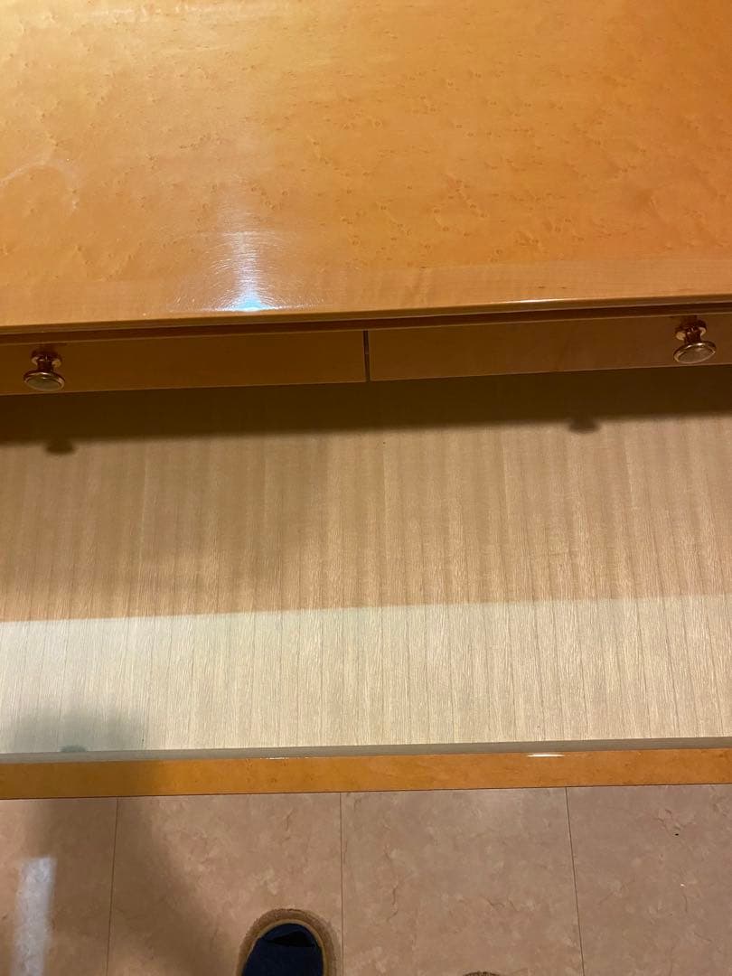 明るい木目の4段チェスト