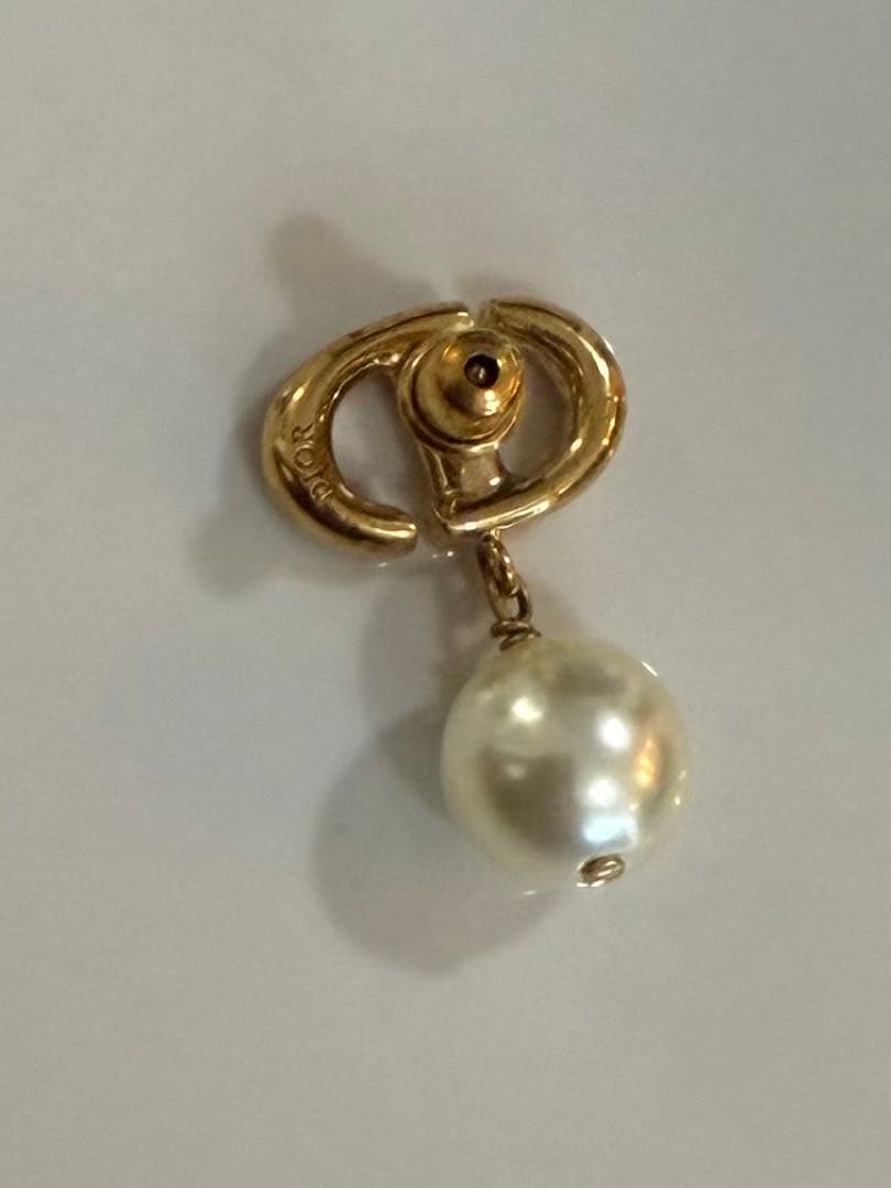 Dior ゴールドロゴピアス パール付き　クリスチャンディオール　ピアス　片方