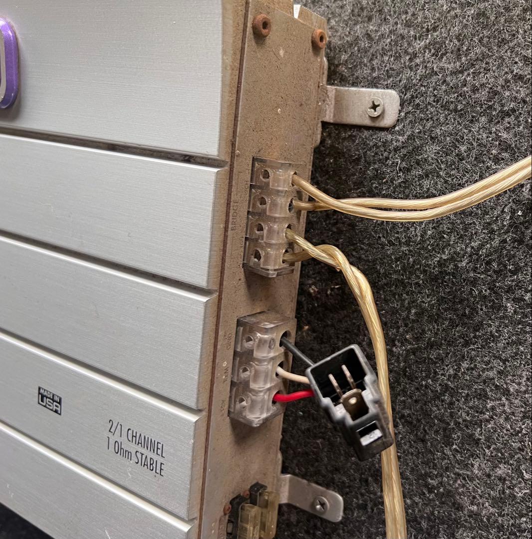 CAPSULE. CORPORATION. スピーカー フラットパネルデザイン