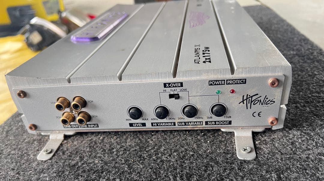 CAPSULE. CORPORATION. スピーカー フラットパネルデザイン