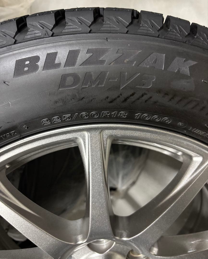 アルファード　ヴェルファイア　40系 スタッドレスタイヤ　18インチ