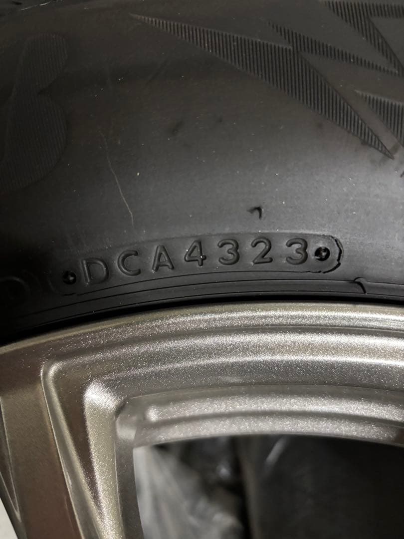 アルファード　ヴェルファイア　40系 スタッドレスタイヤ　18インチ