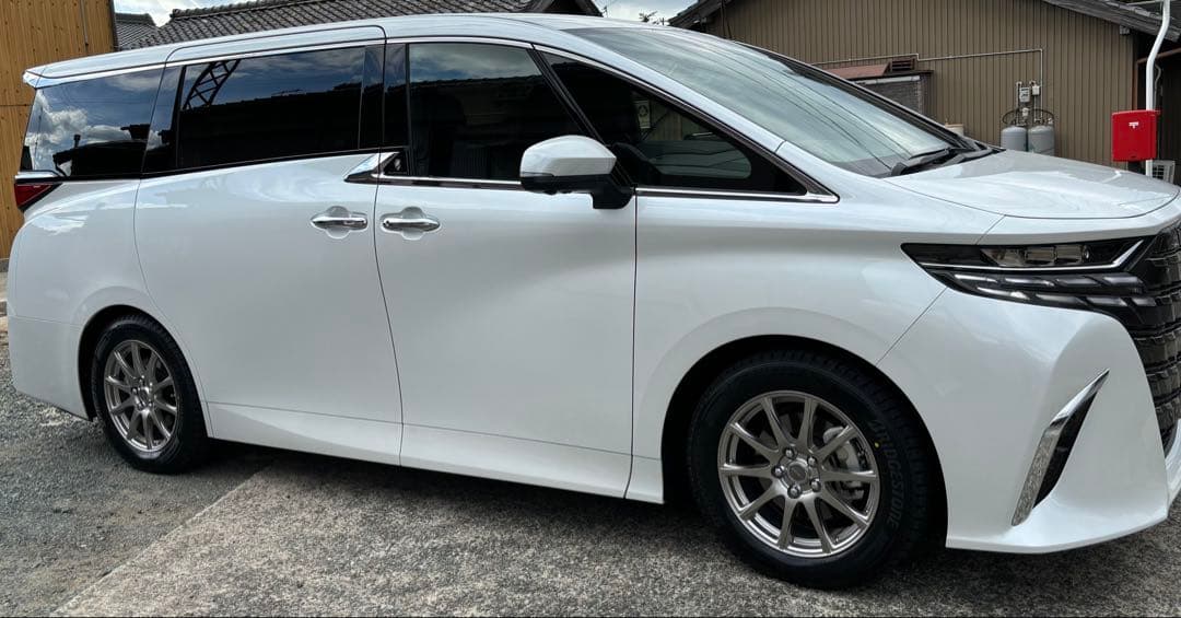 アルファード　ヴェルファイア　40系 スタッドレスタイヤ　18インチ