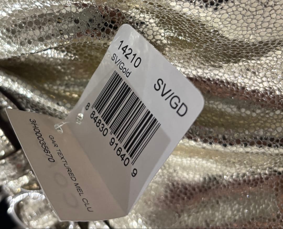 coach クラッチバッグ　ゴールド色