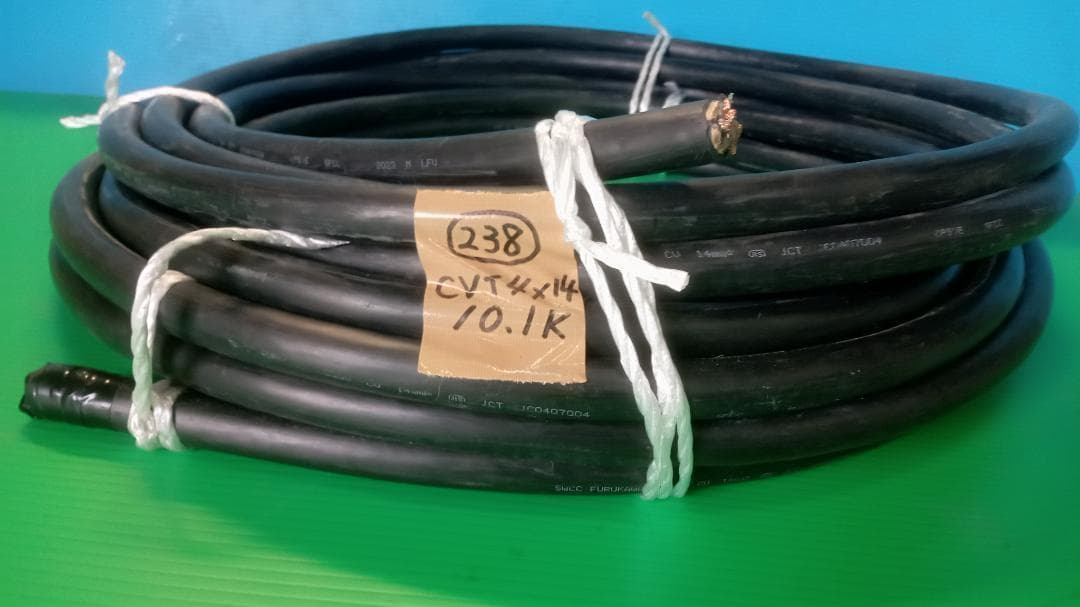 CVケーブル　古河　4×14　14.1ｍ？　No.238