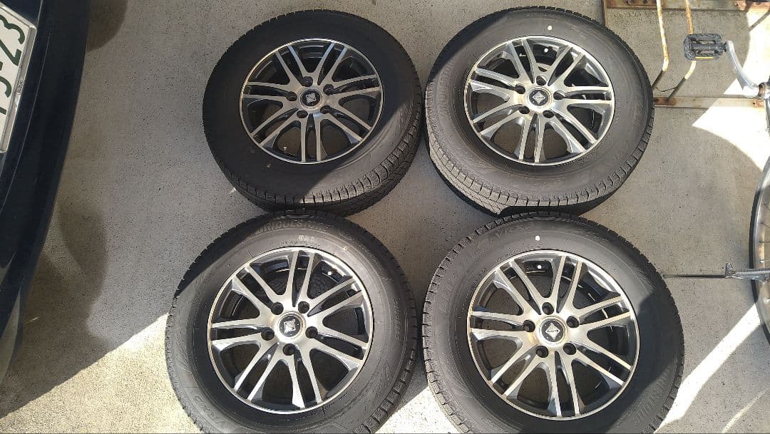 ブルーシェル　ブリジストンスタッドレスタイヤ