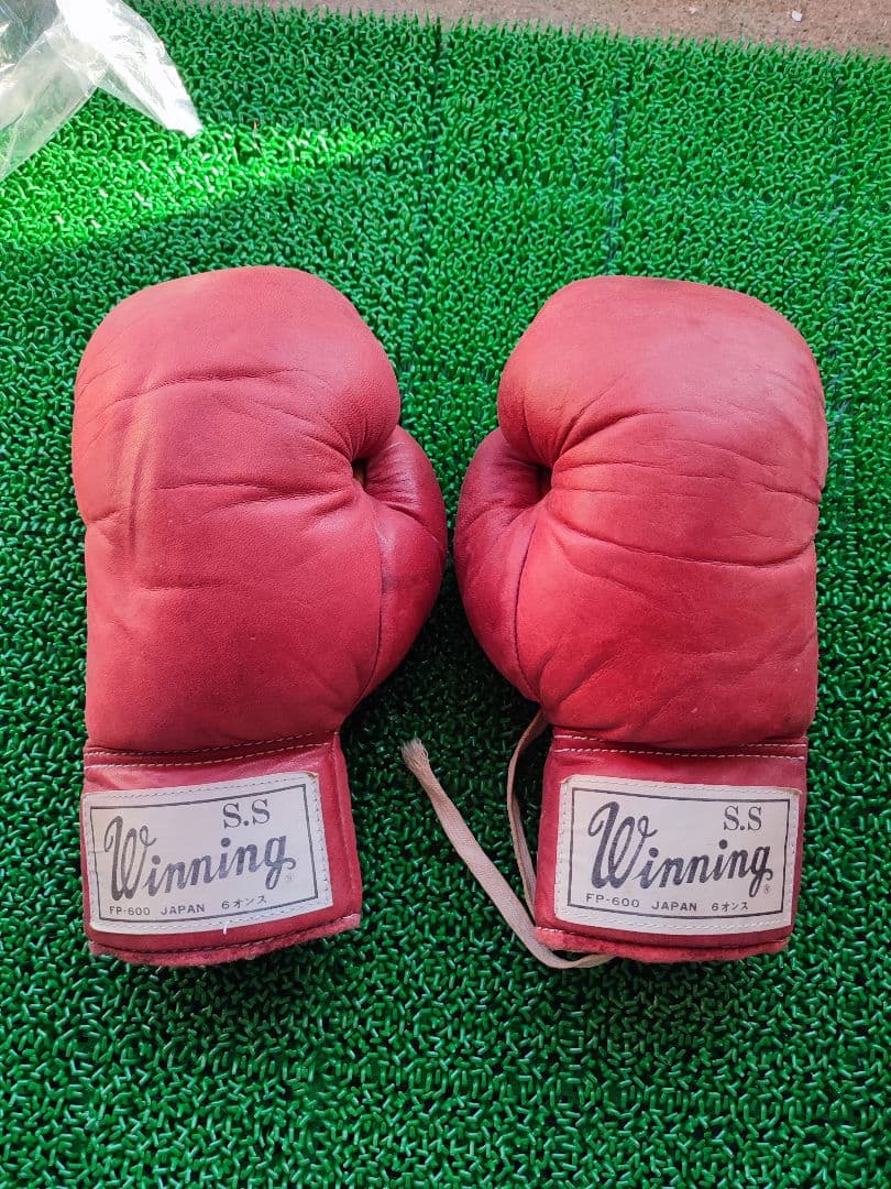 き*屋様 Winning S.S ボクシンググローブ レッド 6オンス、旧デザイ