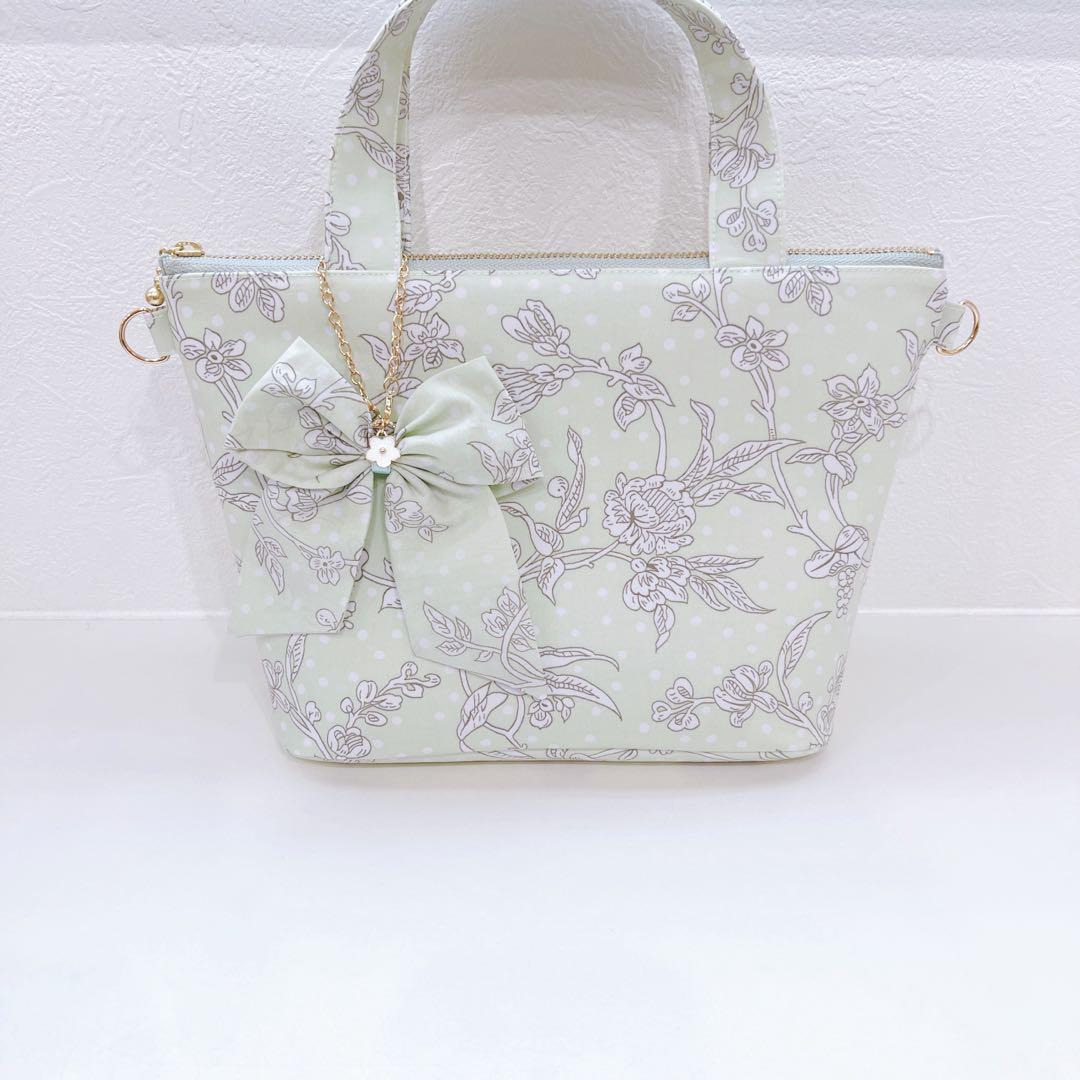 【K☆ページ】リバティ　縮小セリーヌ　リボンチャーム付き楕円底バッグ