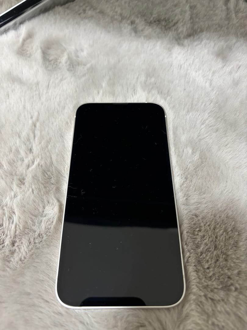 Apple iPhone 13 スターライト　本体（値下げ中）