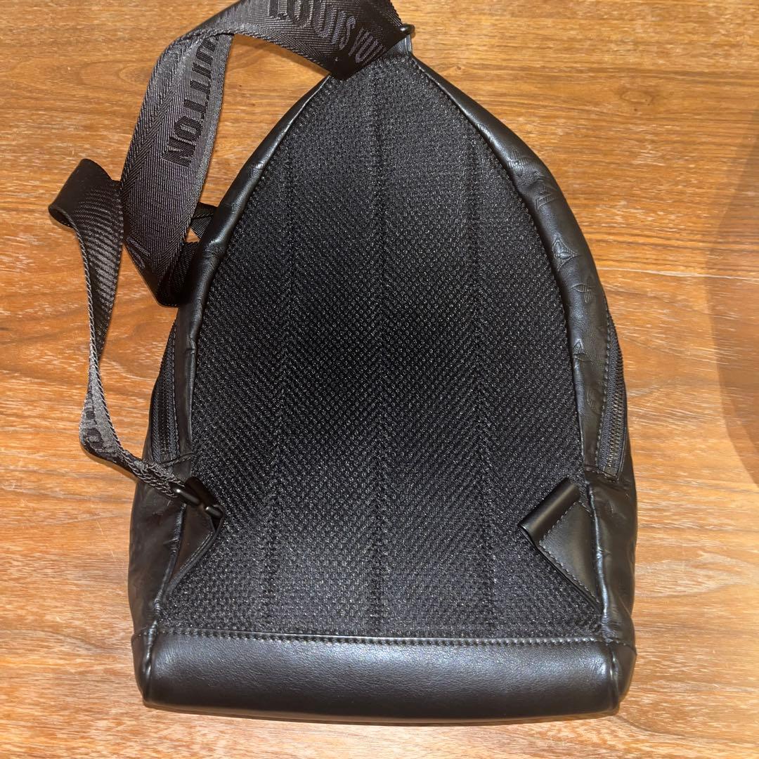 ルイ・ヴィトン モノグラム シャドウ レーサー スリングバッグ