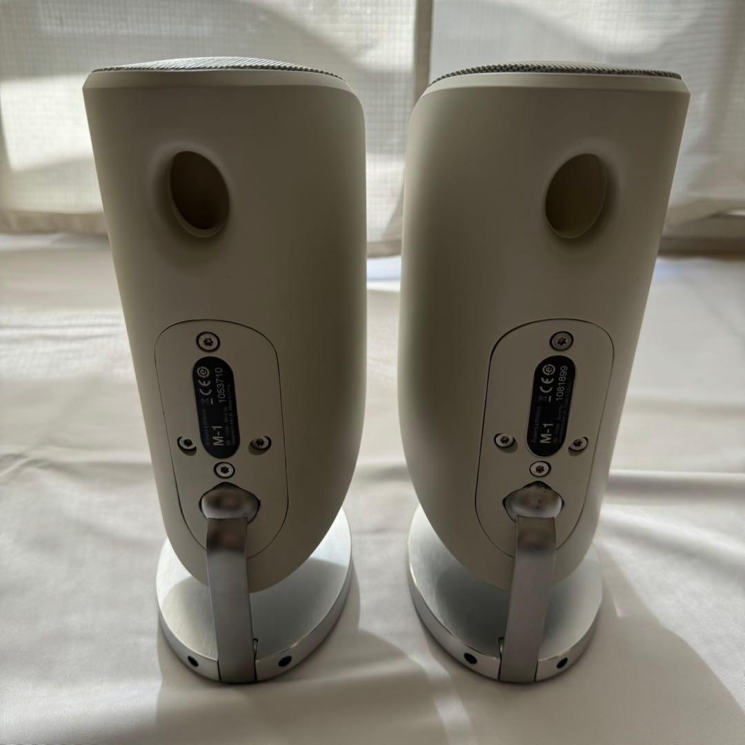 Bowers & Wilkins M-1 ホワイト