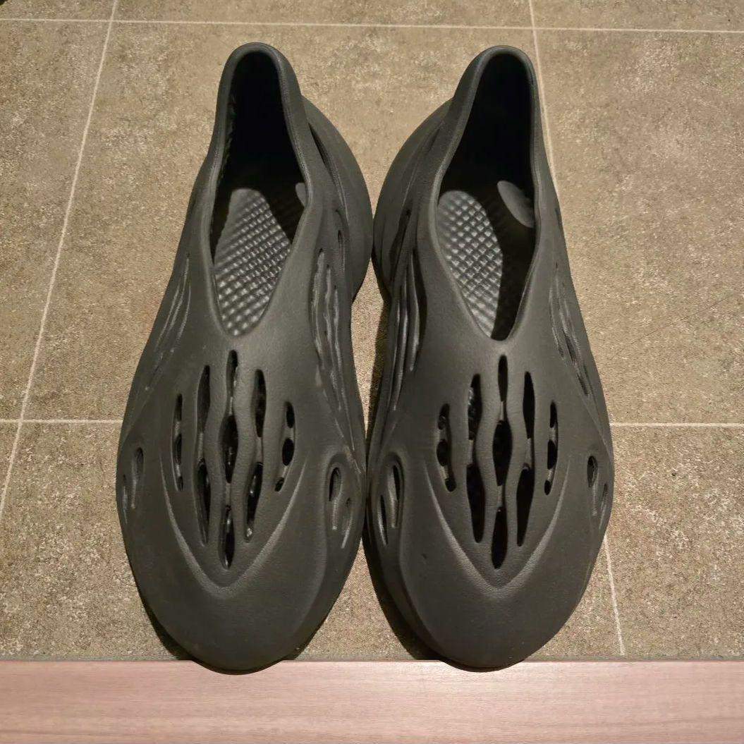 アディダス イージー フォーム ランナー カーボン 28.5cm